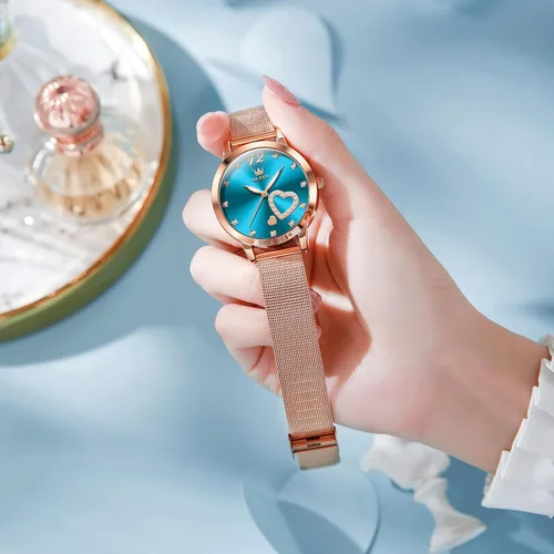 Vista 4 de Relojes de oro rosa para mujer, muñeca pequeña, preciosa abeja, corazón de diamantes, esfera romana, reloj de pulsera de malla de moda para mujer