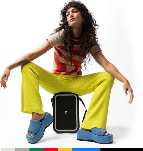 Vista 7 de Skullcandy Stomp - Altavoz Bluetooth – Altavoz inalámbrico portátil impermeable IPX7, con luces LED y modos de estroboscopio, batería de 12 horas