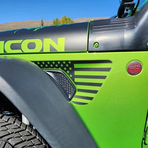 Vista 5 de Zxiaochun Adhesivos de Parrilla Lateral Bandera Americana Precortados Vinilo Adhesivo de Bandera USA para Jeep Wrangler JL JLU 2018-2022 2023 2024
