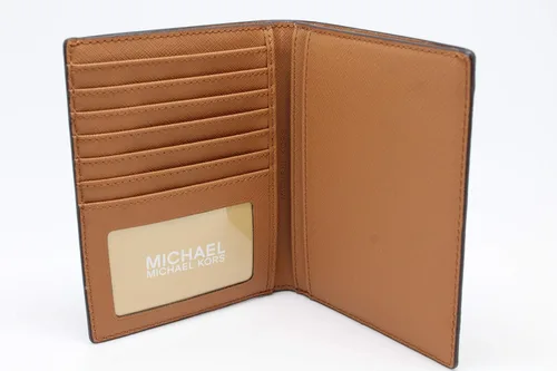 Vista 7 de Michael Kors Jet Set - Funda para pasaporte de viaje de PVC 2019 PVC marrón Cartera de viaje