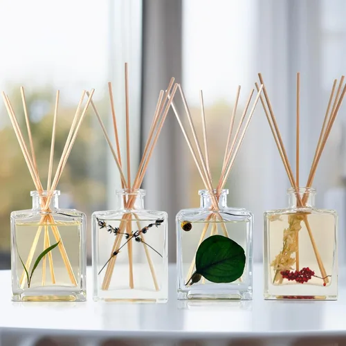 Vista 8 de Urban Naturals Balsam Forest - Juego de aceites difusores de varillas – Abeto Fraser, hoja perenne, pino, cedro leñoso y sándalo – Botella de vidrio