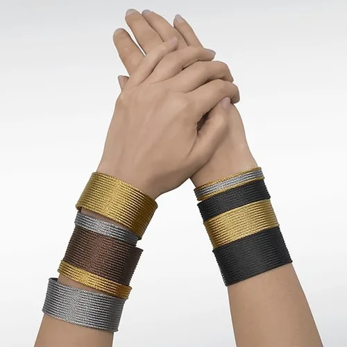 Vista 2 de Brazalete de cable Essentials de 12 filas, pulseras de acero inoxidable para mujer, brazaletes para mujer, pulseras para mujer