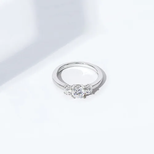 Vista 8 de Tienda Collection Anillo redondo de plata de ley chapado en oro o platino con 3 piedras hecho con circonitas infinitas
