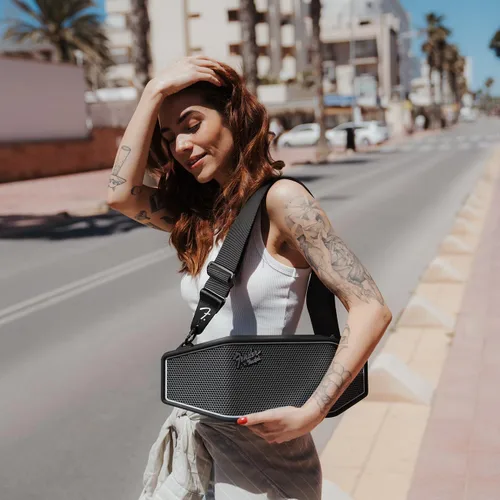 Vista 6 de Fender x Teufel ROCKSTER CROSS Altavoz Bluetooth Inalámbrico Portátil – Resistente, Impermeable, 16 Horas de Batería, Potente Sonido Estéreo