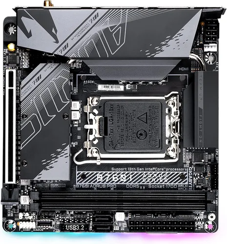 Vista 4 de GIGABYTE B760I AORUS PRO