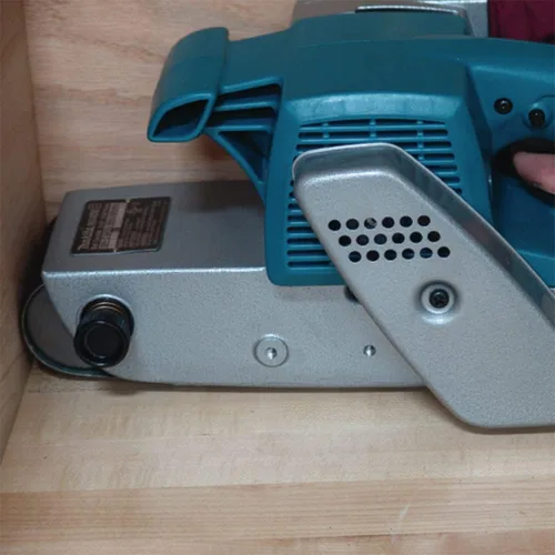 Vista 7 de MAKITA Lijadora de correa de 3 x 24 pulgadas, sin polvo, modelo 9924DB, azul