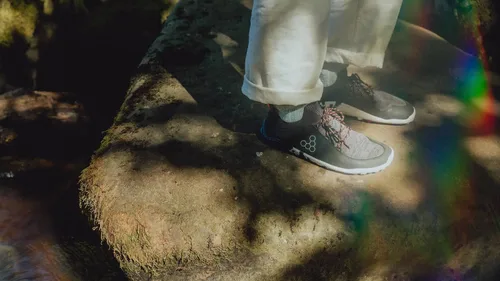 Vista 7 de Vivobarefoot Tracker Decon Low FG2, botas de senderismo para hombre con suela firme y protección térmica