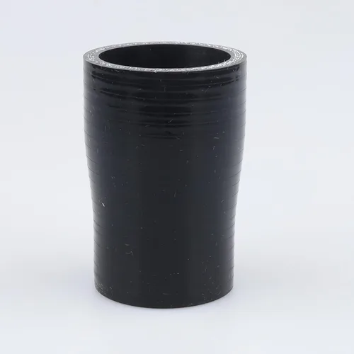 Vista 102 de AC PERFORMANCE ID de 1" a 1/2" (25mm a 13mm) Manguera de silicona recta reductora de 3 capas reforzada negra, 3" de longitud Negro