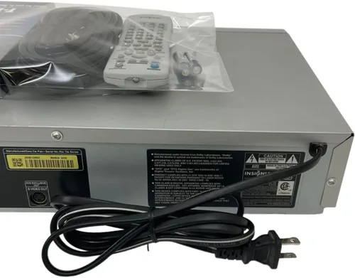 Vista 3 de Insignia IS-DVD040924 reproductor de DVD/VCR Combo DVD Video Cassette Recorder 4 Head Hi Fi Stereo