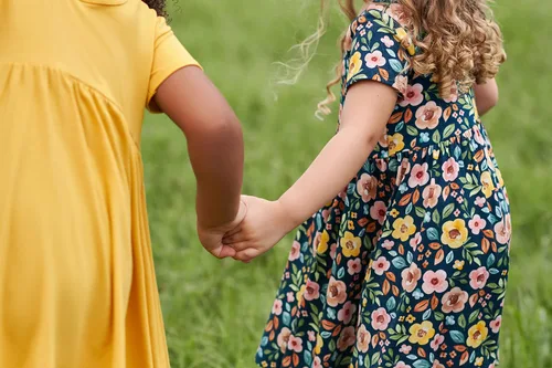 Vista 7 de Gerber Vestido de manga corta con viscosa hecho con eucalipto para bebé y niña pequeña