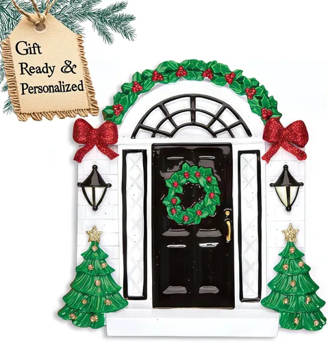 Vista 5 de Adorno personalizado de nuestro nuevo hogar 2025 Nombre y año personalizados Decoración de recuerdo de puerta marrón para propietario de casa