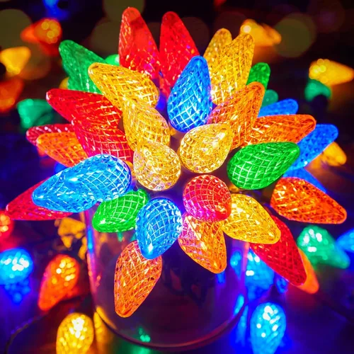 Vista 10 de Cadena de luces LED C9 de Brightown, 66 pies 100 LED impermeables en forma de fresa, cadena de luces de cable verde extensible para enchufar