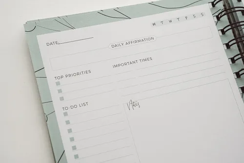 Vista 8 de Paper 'n Such Agenda diaria sin fecha, suministros escolares y de oficina, organiza tareas y aumenta la productividad, diario de trabajo, cuaderno