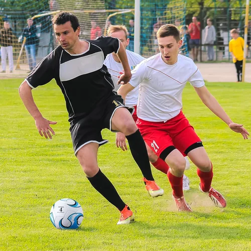 Vista 4 de Lunmon 12 pelotas de fútbol a granel con 2 bombas, tamaño oficial, pelota de fútbol desinflada para interior y exterior, juego deportivo