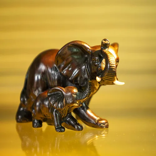 Vista 7 de IYARA CRAFT - Estatua de elefante de resina - Familia de vida silvestre decorativa con madre y bebé para realismo 3D clásico. Ideal para sala