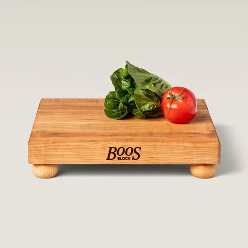 Vista 10 de John Boos Tabla de Cortar Cuadrada de Madera de Arce Serie B 12"x12" – 1.5" de Espesor, 6 libras Bloque de Carnicero No Reversible con Patas