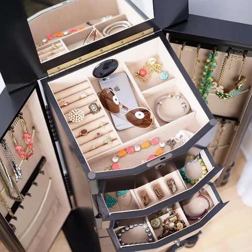 Vista 29 de Hives and Honey Florence Jewelry Armoire - Organizador de almacenamiento de joyas con 8 cajones forrados de fieltro, espejo de tocador, rollos