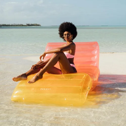 Vista 2 de FUNBOY Tumbona Chaise Inflable Gigante de Lujo Transparente Arcoíris, Silla Flotador de Piscina para Adultos, Perfecto para una Fiesta de Verano
