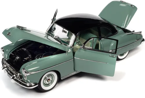 Vista 4 de American Muscle 1950 Olds 88 Holiday Coupe 1:18 Kit de modelo fundido a troquel