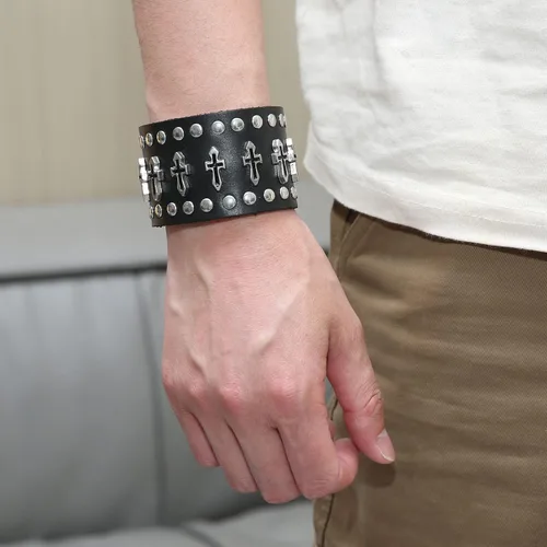 Vista 6 de STWTR Negro remaches de metal tachuelas punk rock biker cinturón ancho cuero pulsera guardia correa de muñeca calavera