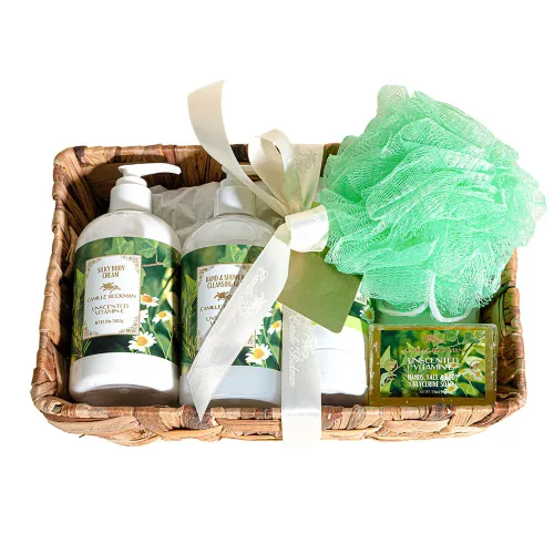 Vista 10 de Camille Beckman Cesta de regalo Essentials, Camille, terapia de manos de glicerina de 6 onzas, crema corporal sedosa de 13 onzas, gel limpiador