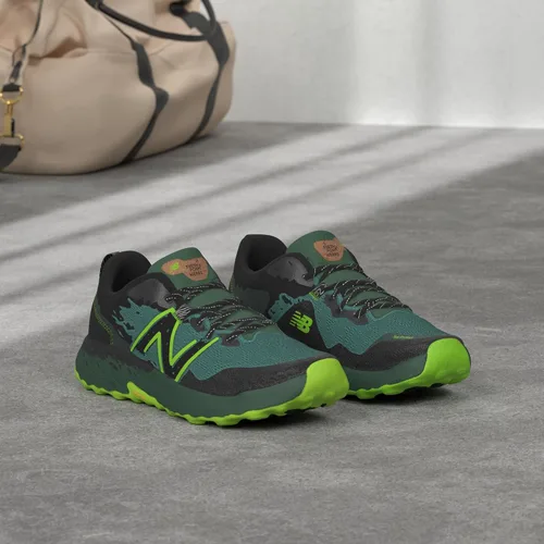 Vista 2 de New Balance Fresh Foam X Hierro V7 Tenis para correr, para hombre