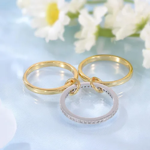 Vista 5 de Anillos apilables de oro para mujer, no se deslustra, juego de 3 anillos entrelazados con circonita cúbica, delicados anillos chapados en oro de 18