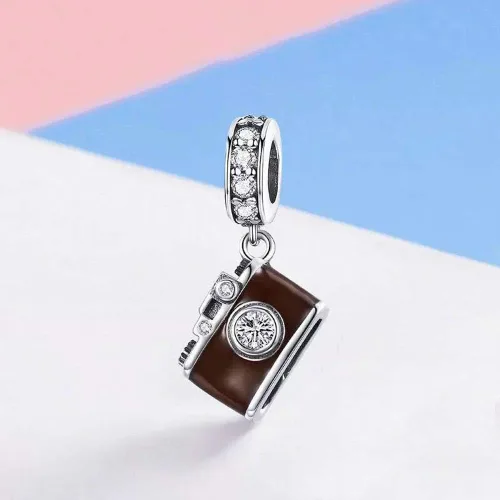 Vista 4 de Abalorio de viaje de plata de ley 925 con diseño de cámara para pulsera y collar.