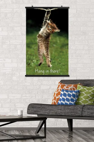 Vista 2 de Póster de pared con diseño de gatito famoso, 34 pulgadas de largo x 22.4 pulgadas de ancho, paquete de póster y clip