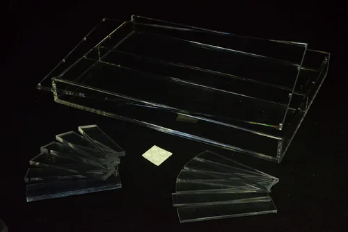 Vista 4 de Carat X4x2 - Estuche de cartas para 8 barajas de cartas, sello magnético acrílico transparente fuerte