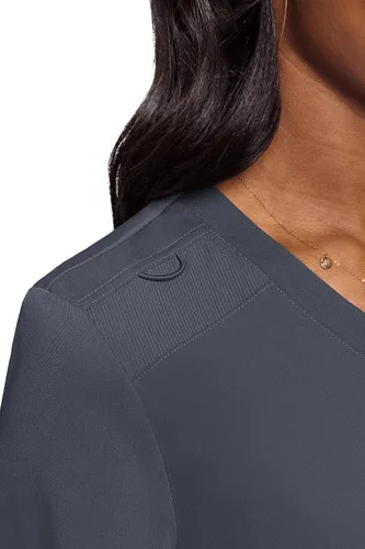Vista 4 de Med Couture Touch - Camiseta médica con bolsillo en el pecho para mujer
