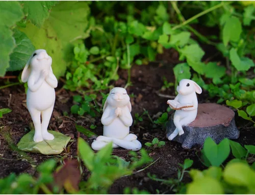 Vista 3 de Top Collection Jardín de hadas en miniatura y terrario, conejito de yoga en estatua de postura de Namaste sentado, pequeño, color crema