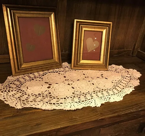 Vista 5 de Pasillos de mesa de algodón de ganchillo hechos a mano, color beige, bufandas ovaladas, 16 x 27 pulgadas.