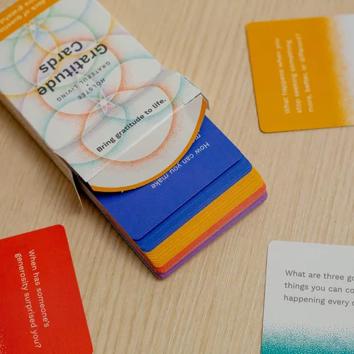 Vista 6 de Holstee Tarjetas de gratitud – 104 indicaciones para el diario de gratitud y la conversación Mindful Self-Care Deck, hecho con una vida agradecida