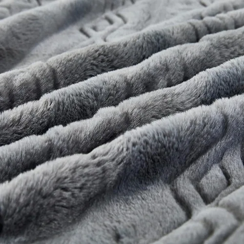 Vista 4 de LGYKUMEG Manta pesada de visón coreano de 10 libras, manta de forro polar de felpa cálida para invierno, sedosa suave y cálida, manta de cama Beige