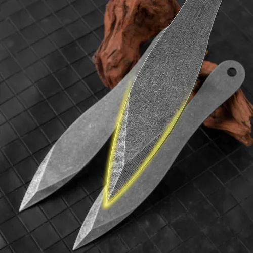 Vista 5 de Juego de cuchillos de lanzamiento de grado profesional: forjado de acero inoxidable de alto carbono, diseño equilibrado con precisión, adecuado