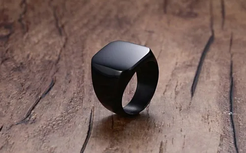 Vista 2 de Anillo de motero enhong, sello, anillo de acero pulido sólido, para hombre, ideal como regalo, tamaño de 17-38cm, color oro, negro o plata