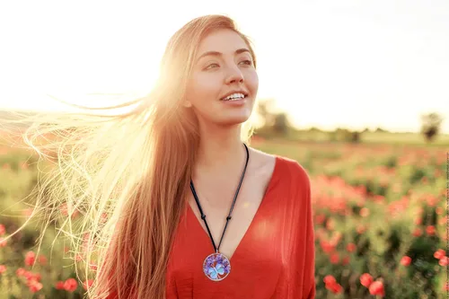 Vista 3 de Árbol de la vida de cristal con mariposa. Cristal curativo. Colgante de chakras de piedras preciosas. Collar Reiki. Joyería tallada para mujer