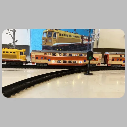 Vista 7 de SS7C - Juego de tren de Navidad, locomotora de vapor eléctrica de aleación, ferrocarril ferroviario con carros de mercancía/pista larga, adorno