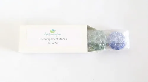 Vista 4 de Lifeforce Glass Piedras de ánimo, citas motivacionales e inspiradoras y refranes sobre piedras de vidrio translúcidas y opacas, juego de 6
