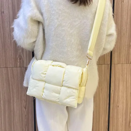 Vista 5 de Bolso de hombro para mujer, bolso de casete acolchado de algodón tejido a mano