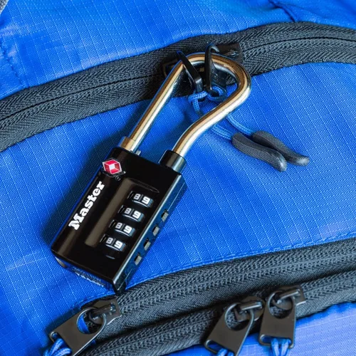 Vista 2 de Master Lock Candado, establece tu propia combinación de candado para equipaje aceptado por la TSA, 1-5/16 pulgadas de ancho, 4696D, negro