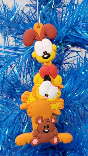 Vista 2 de Gato gordo icónico con adorno navideño Odie y Pooky