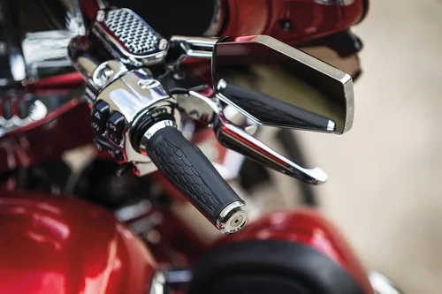 Vista 3 de Kuryakyn 5918 - Accesorios cromados para manillar de motocicleta, paquete de 2