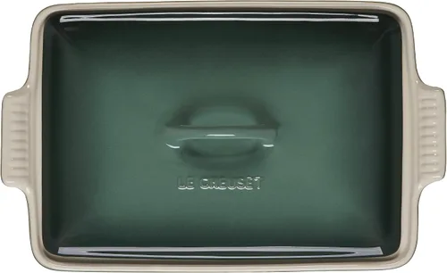 Vista 4 de Le Creuset - Cacerola rectangular cubierta de gres Heritage, 4 cuartos de galón (12" x 9"), alcachofa Artichaut