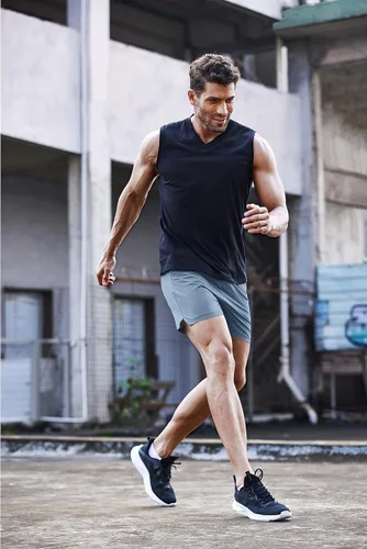 Vista 3 de COOFANDY Pantalones cortos deportivos para correr para hombre de 5 pulgadas, paquete de 2 pantalones cortos de entrenamiento para gimnasio