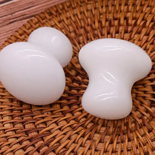 Vista 2 de Uonlytech 2 herramientas faciales Gua Sha, cuarzo de jade blanco, rodillos Gua Sha, herramienta de masaje para mujeres, spa en casa