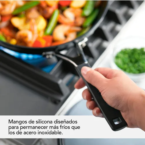 Vista 5 de KitchenAid 84803 Juego de sartenes antiadherentes de anodizado duro/sartén, 8.25 pulgadas y 10 pulgadas - Negro Onyx