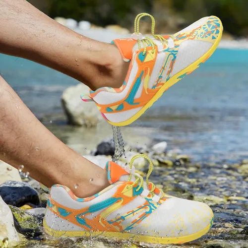 Vista 2 de L-RUN Zapatos de agua para hombre y mujer, zapatos de agua descalzos para senderismo, secado rápido, calcetines acuáticos para natación, buceo