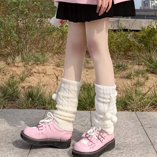 Vista 3 de Lunoakvo Mujeres Niñas Estilo Japonés Kawaii Crochet Lana Bola de Lana Suelta de Punto Calentadores de Pierna Hasta la Rodilla Medias Botas